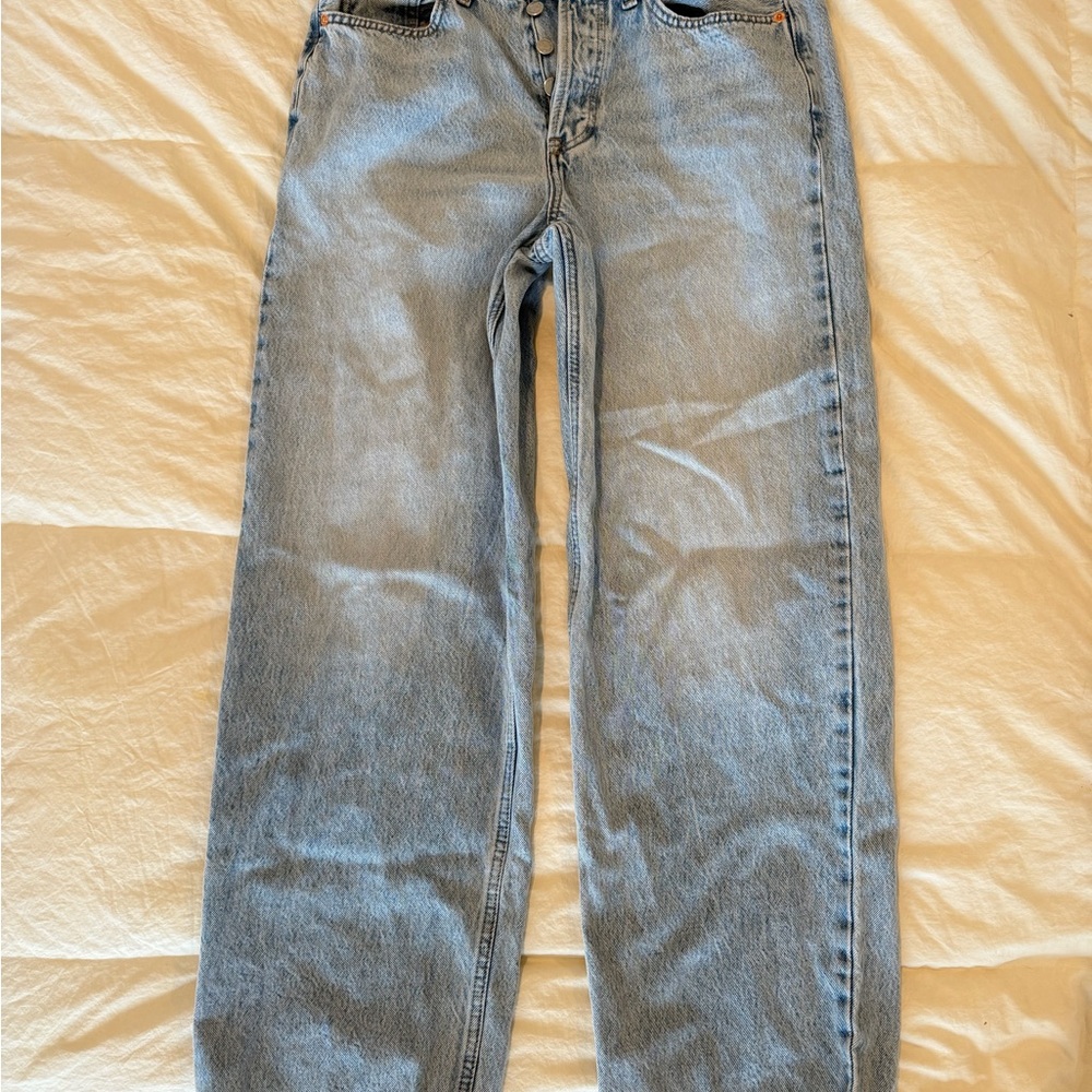 Universal Thread mid rise 90’s baggy size 2